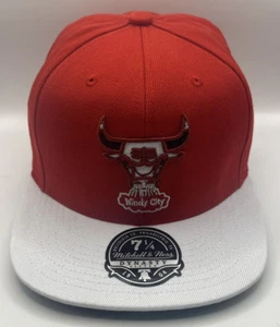 Chicago Bulls Fitted Hat 7 1/4 NBA Mitchell & Ness Red White Black Brand New - Picture 1 of 7