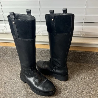 FitFlop Knee High Womens Sz 5 Boots Black Leather Comfort Casual Zip Up Low Heel - Image 1 of 4