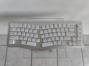 Alice Style Hot-Swap Mechanical Keyboard Wireless (Similar to Keychron Q8/ Q10) - Picture 1 of 6