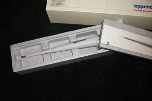 Eppendorf 1000 µl Pipette Comforpette 4700 gebraucht - Bild 1 von 3