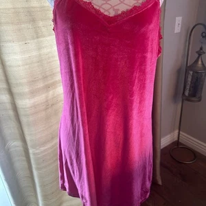 INC International Concepts Vibrant Pink Lace Chemise velour - Picture 1 of 4