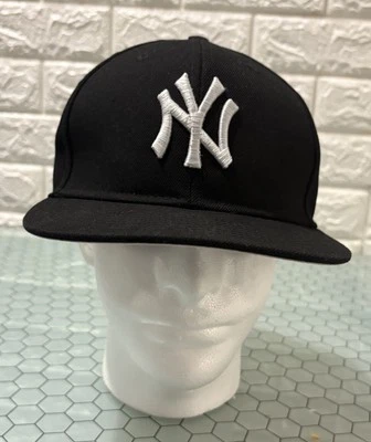 New York Yankees Mens Fitted Hat Size 7 3/8 Black White Logo 59 Fifty Cap Ny Nyc - Image 1 of 4