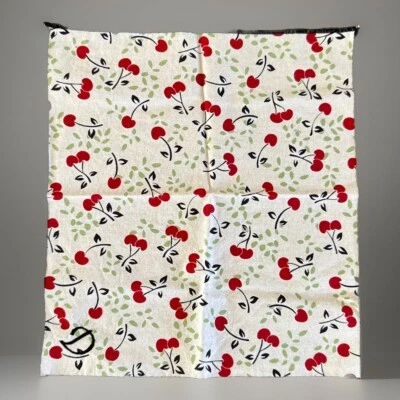 Pañuelo vintage marfil con cerezas con monograma “D” bordado 12,5x14 Foto 1 de 4