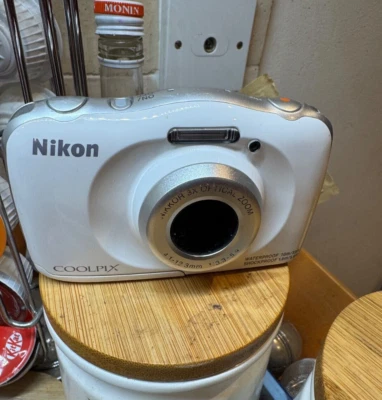Nikon Coolpix W100 13mp Waterproof shockproof Camera - Image 1 of 2