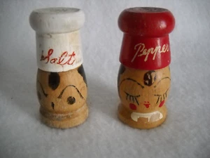 Vintage Wood Chef Salt & Peppers Shakers - Picture 1 of 6