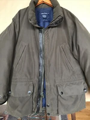 Abrigo de plumón Nautica parka grande para hombre con ribete de cuero Foto 1 de 4