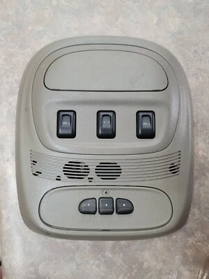 04 06 GMC ENVOY XUV OVERHEAD CONSOLE W/ ROOF & MIDGATE SWITCHES HOMELINK ONSTAR Foto 1 de 4