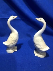 Porcelain Swans Lladro Style 5” Figurines Unknown Brand - Picture 1 of 3