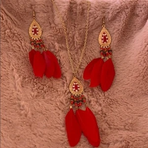 Red Feather Necklace & Earring Set - Picture 1 of 10