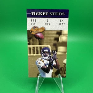 RANDY MOSS - WR Vikings - 2003 Fleer Authentix Ticket Studs 5 di 15 TS D18 - Foto 1 di 2