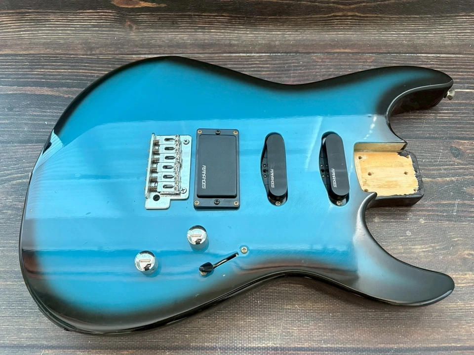 Корпус 1980-х FERNANDES SSH-40 типа Stratocaster синий золотистый сделано в Японии - Изображение 1 из 4