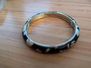 Jiu Long Xing Hinged Bracelet Bangle With Gold and White Flowers, Black - Picture 1 of 3