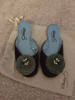 Zapatillas ligeras Stasia marrón terciopelo y verde azulado acolchadas satinadas talla S Foto 1 de 3