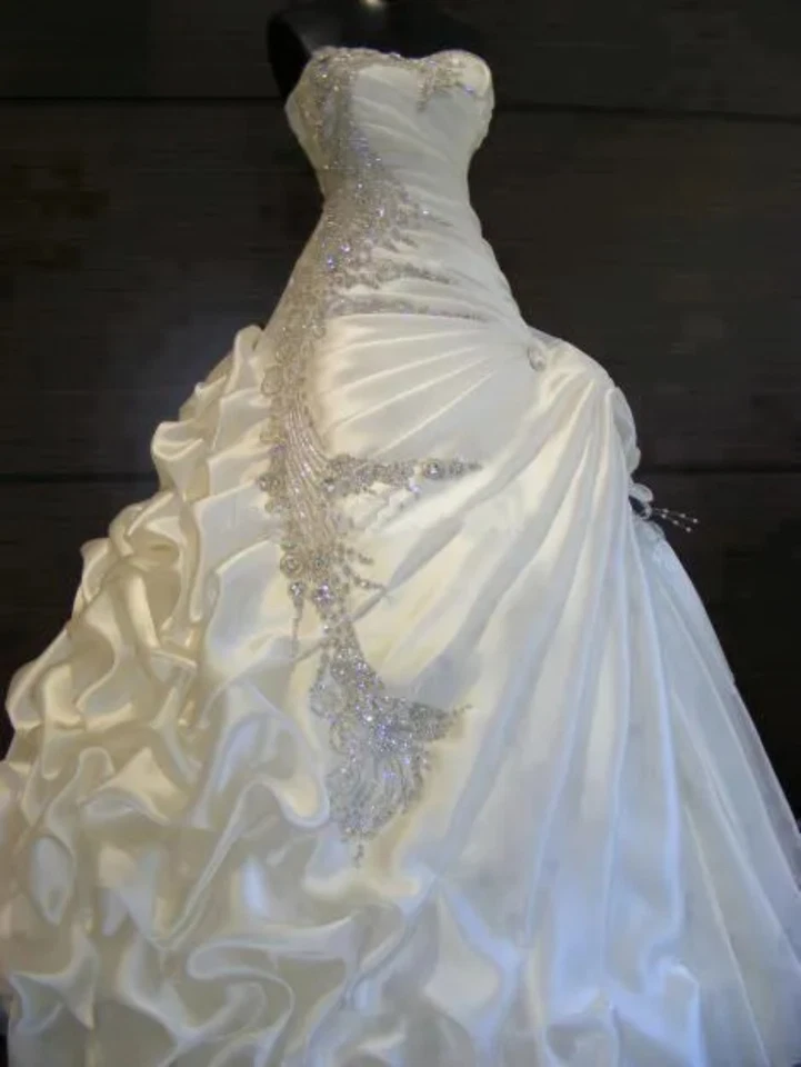 A-Line Sequin Beaded Wedding Dresses Ruffled Sweetheart Strapless Bridal Gowns - Image 1 of 4