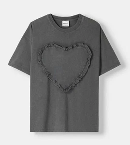 NEW Bershka Women's ruffle heart t-shirt Size XS - Picture 1 of 4