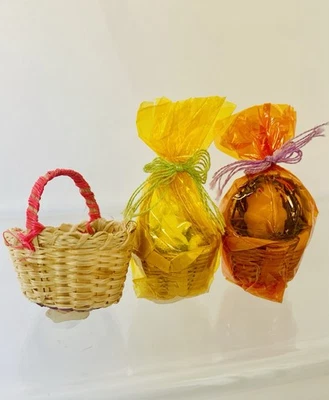 Juego de 3 CESTAS DE PASCUA 1:12 miniatura para casa de muñecas Foto 1 de 4