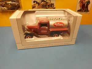 SPEcCAST DR. PEPPER 32 FORD TANKER    "NEW" - Picture 1 of 3