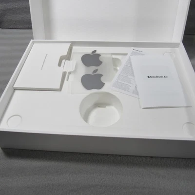 MacBook Air A2337, 13", M1, 8 GB RAM, 256 GB SSD, SOLO caja vacía Foto 1 de 4