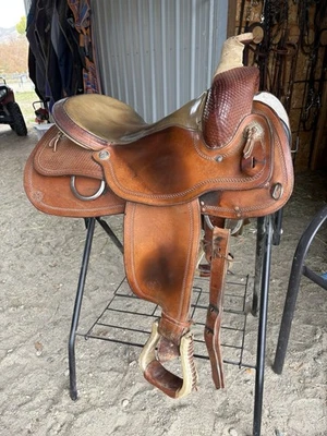 16in Circle Y Reining Saddle - Image 1 of 4