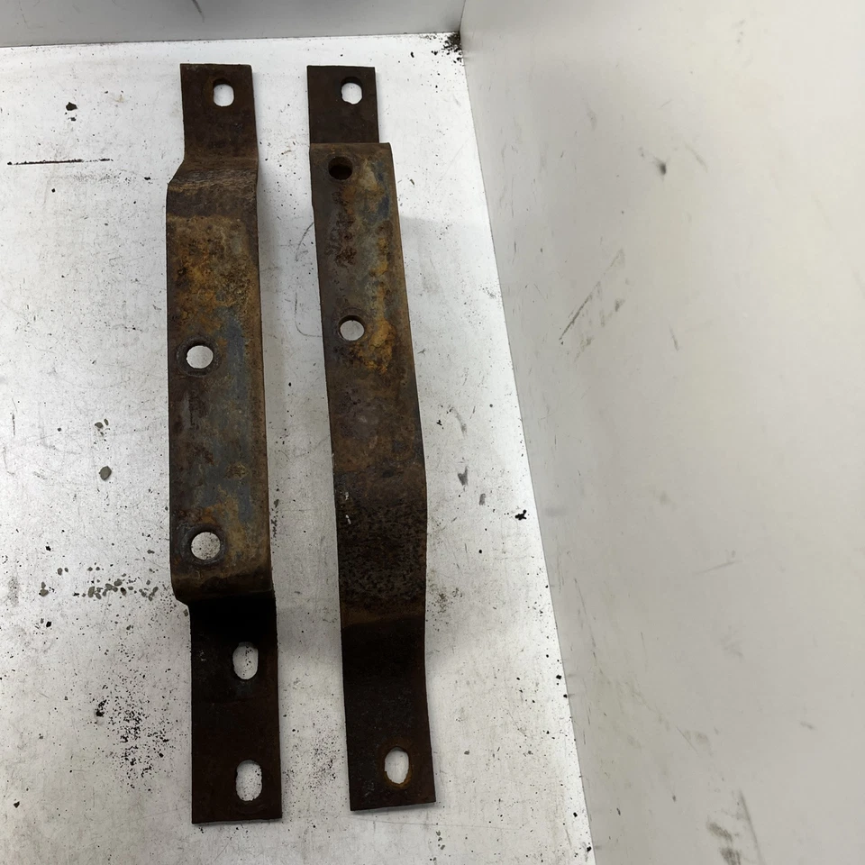 Soportes de parachoques trasero 63-78 Jeep Cherokee SJ Wagoneer OEM j10 j20 Foto 1 de 4