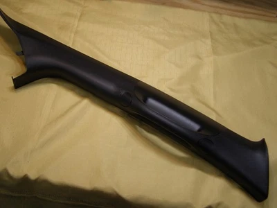 Dodge Grand Caravan SXT 2017 derecha moldura de pilar/mango de agarre OEM L0239774AA Foto 1 de 4