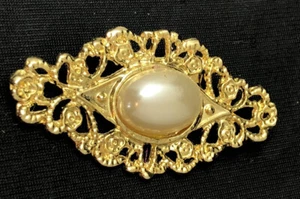 Goldtone Brooch Pin Faux Pearl 2.25 Inches x 1.125 Inches Nice Vintage Piece - Picture 1 of 3