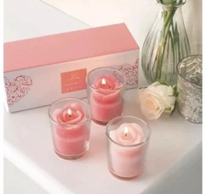 Avon Valentine Set of 3 Votive Candles - Picture 1 of 2