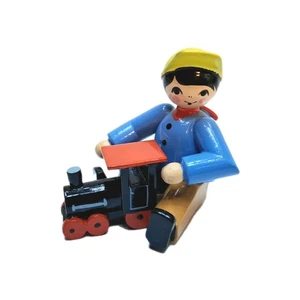 Niño pintado con ferrocarril 6 cm - Ulmik Erzgebirge -rareza - NUEVO & EMBALAJE ORIGINAL - Imagen 1 de 2