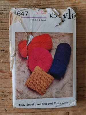 Vintage 1980s STYLE Pattern 4647 Set of Three Smocked Cushions One Size - Image 1 of 3