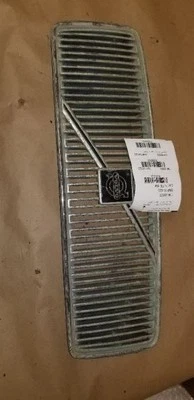 Grille Fits 93-97 VOLVO 850 966426 - Image 1 of 2