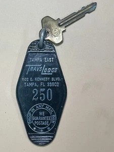 Llavero y llave tampa de habitación de motel Travelodge Hotel Florida #250 RARO - Imagen 1 de 2