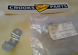NOS 35974-40640 PE250/PE400 Suzuki Rear Mudguard Reflector Bracket for U.K. - Bild 1 von 10