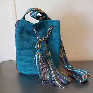 Borsa a secchiello stile Wayúu Teal in un corpo a croce di grandi dimensioni - Foto 1 di 10