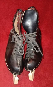 ¿Patines de hielo vintage para hombre negros talla 10? Cuadros en el interior por favor leer - Imagen 1 de 8