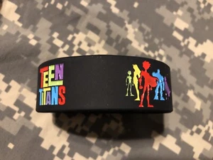 2x TEEN TITANS Silikon Armband 1" breit Veteranen betrieben - Bild 1 von 2