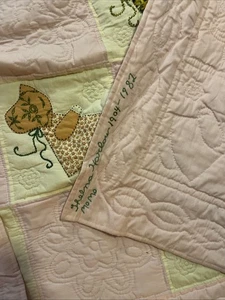 Vintage Sun Bonnet Sue Quilt Handmade Colorful 99x82 Signed Stitched - Picture 1 of 13