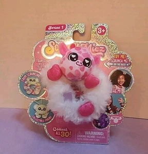 Scrunchmiez Careina The Pink Giraffe  Scrunchie Hair Band Girls Kids Cute - Picture 1 of 2