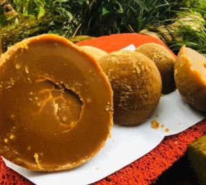 NATURAL VILLAGE ORGANIC JAGGERY QUAILITY 100% - Picture 1 of 3