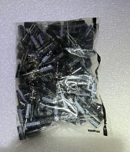 200 Stück Panasonic FC 270uF 50V 10X25mm Low ESR AL Elektrolytkappe 105°C - Bild 1 von 3