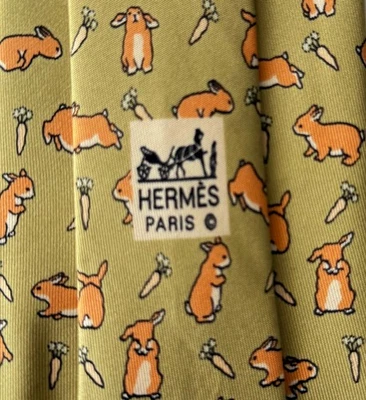 Hermès Hermes Cravatta Tie 7425 ha - Twill de Soie Rabbit and Carrots - Imagen 1 de 4