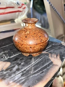 3" Studio Kunstkeramik braune Vase signiert - Bild 1 von 4