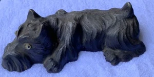 Antigua figura de perro Scottie Chalkware - ojos de cristal - Imagen 1 de 5
