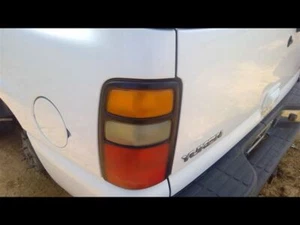 Driver Left Tail Light Fits 04-06 SUBURBAN 1500 232485 - Picture 1 of 7