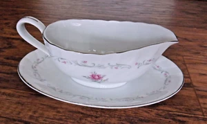 ROYAL SWIRL Pink Rose Porcelain Gravy Boat and Plate Tray Set. - Picture 1 of 9
