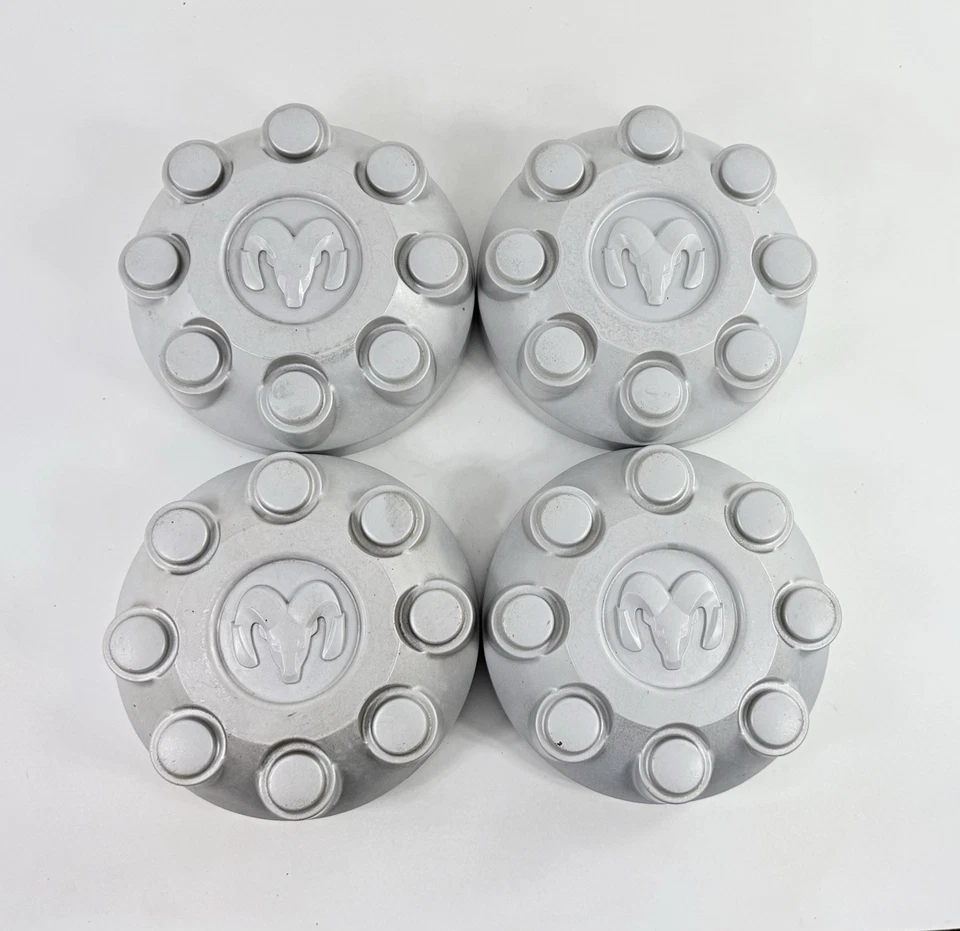 (Juego de 4) Tapacubos centrales Dodge Ram 2500 3500 2008-2013 OEM 52121450AA plateados Foto 1 de 4