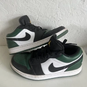 Nike Air Jordan 1 Low Green 553560-371 GS Size 6.5Y Women’s 8 Pre-Owned - Picture 1 of 16