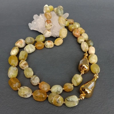 Collar enchapado en oro con perlas Biwa blancas ópalo amarillo natural de 2 hilos Foto 1 de 4