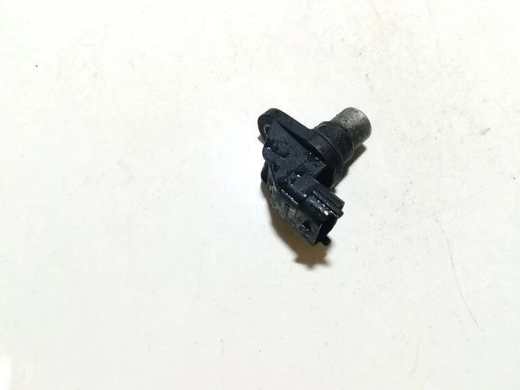 Volvo V70 2002 Camshaft Position Sensor 0232103033, 8631533 #703568-92 - Image 1 of 2