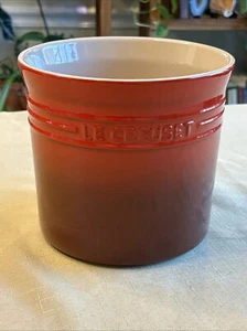 Le Creuset Utensil Holder Canister Container 2.5 Qt Red Ombre Stoneware - Picture 1 of 6