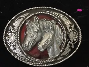 Fibbia per cintura cavallo in peltro decorato - Foto 1 di 3